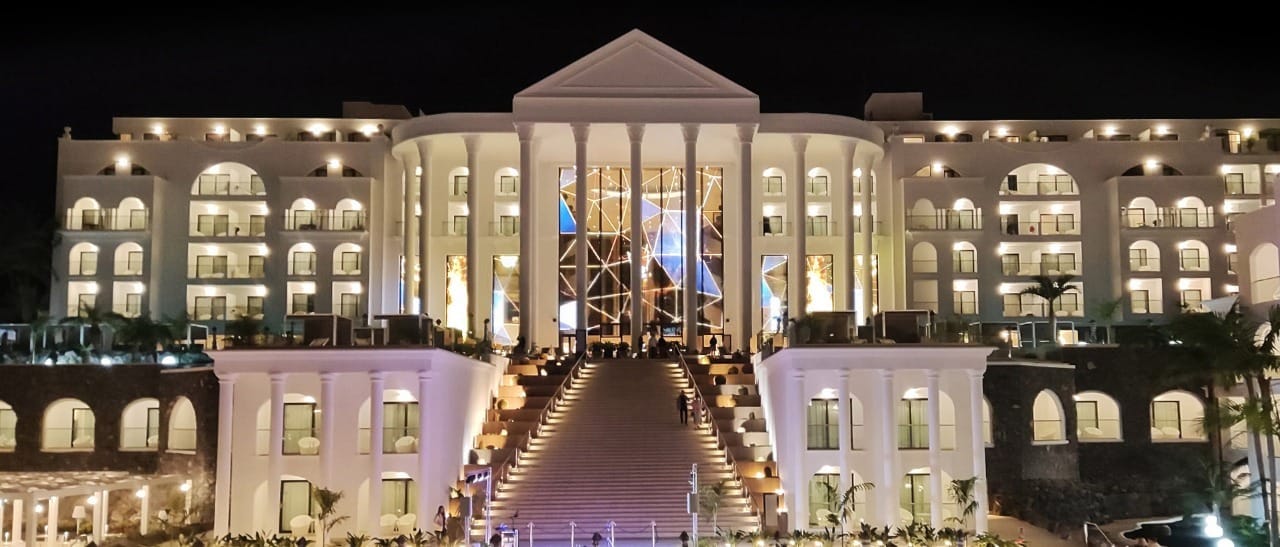 NE SERIES Smart Transparent GLASS LED Display For Grand Building ProjectCase