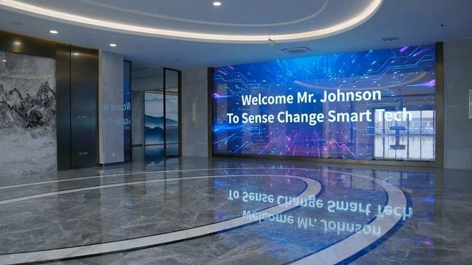 Transparente LED-Anzeige für Firmenlobbys